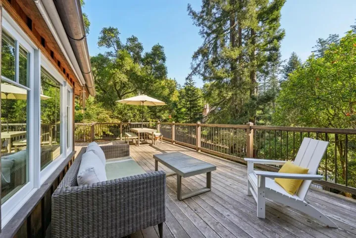 252 Blakewood Way, Redwood City, California 94062