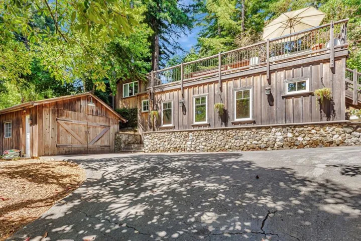 252 Blakewood Way, Redwood City, California 94062