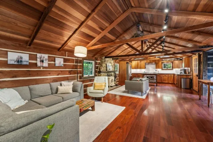 252 Blakewood Way, Redwood City, California 94062