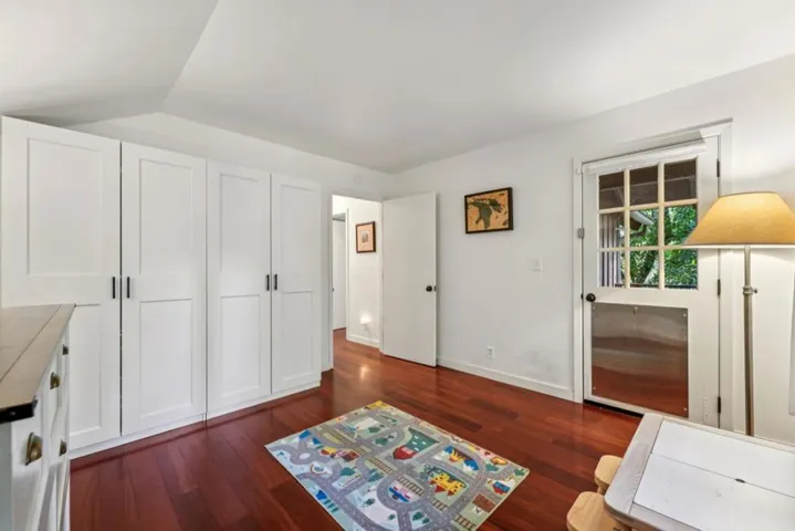 252 Blakewood Way, Redwood City, California 94062