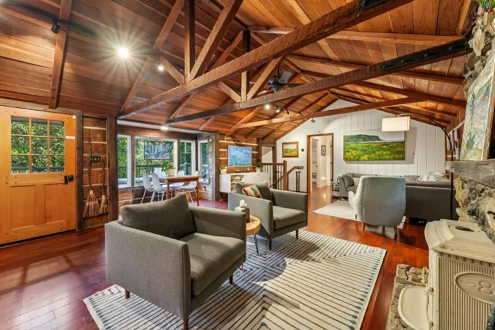 252 Blakewood Way, Redwood City, California 94062