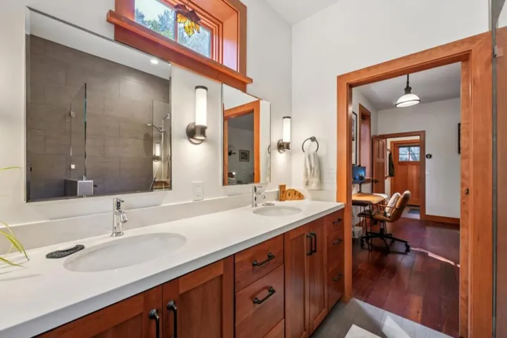 252 Blakewood Way, Redwood City, California 94062