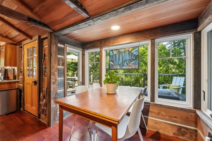 252 Blakewood Way, Redwood City, California 94062