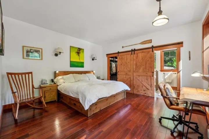 252 Blakewood Way, Redwood City, California 94062