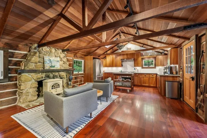252 Blakewood Way, Redwood City, California 94062