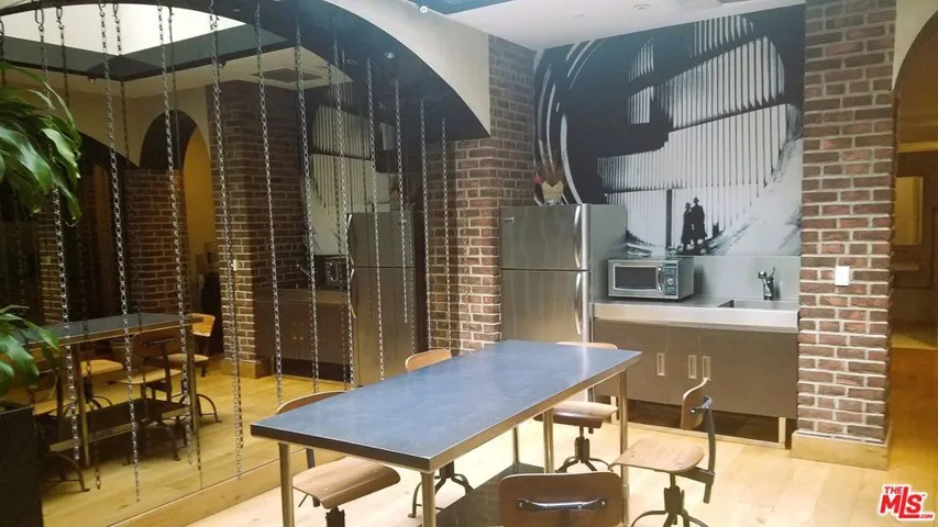 460 S Spring Street 101, Los Angeles, California 90013