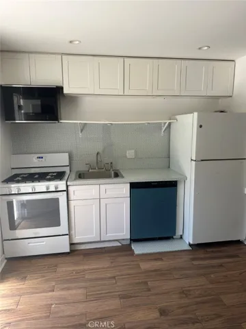 2174 N Beverly Glen, Los Angeles, California 90077