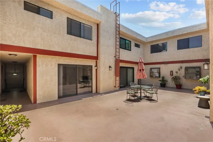 Community Courtyard/ Patio Area