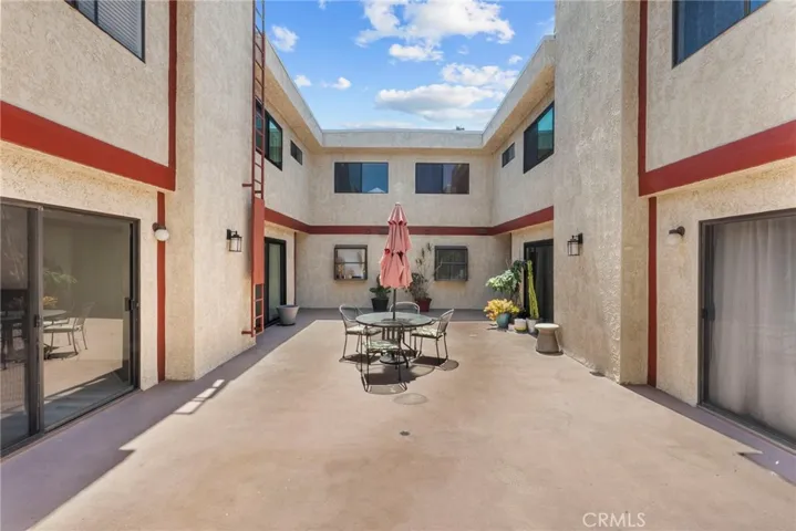 Community Courtyard/ Patio Area