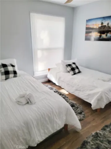 2 Twin Beds in Bedroom