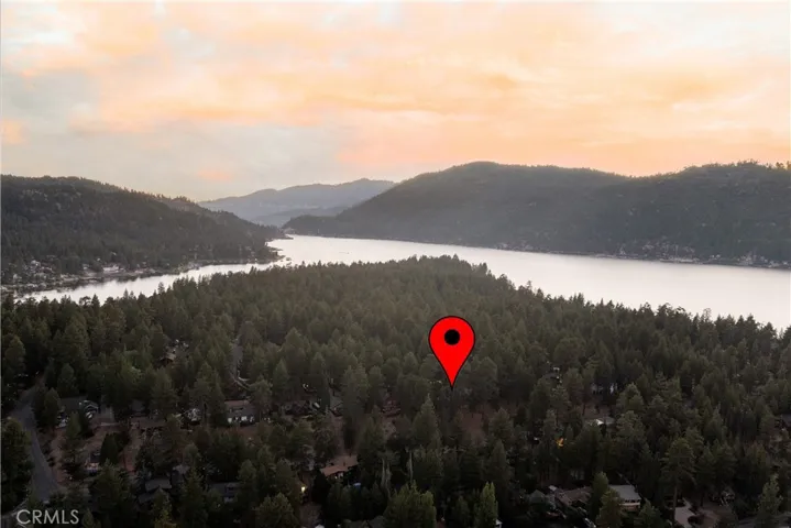 Lake only 3 minute drive