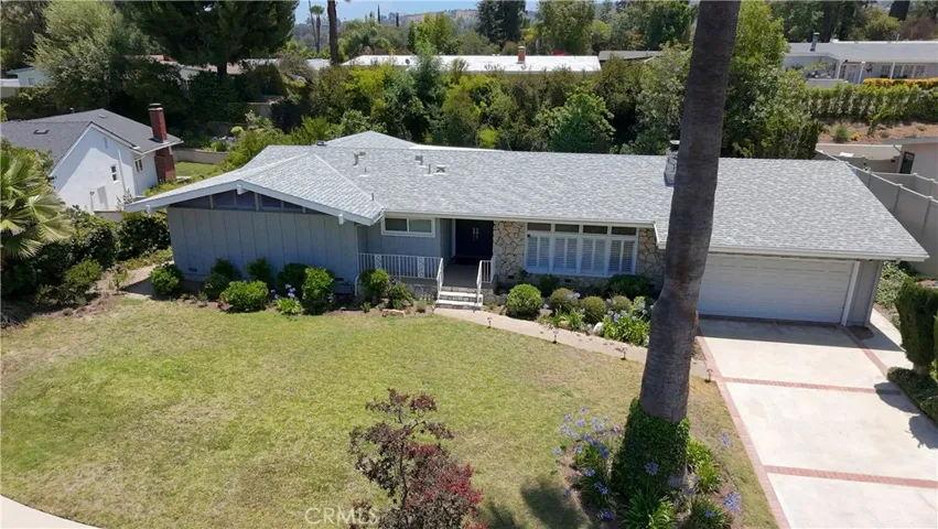 18836 La Amistad, Tarzana, California 91356