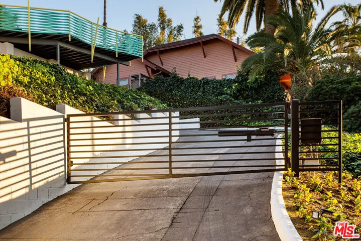 908 Hyperion Avenue, Los Angeles, California 90029