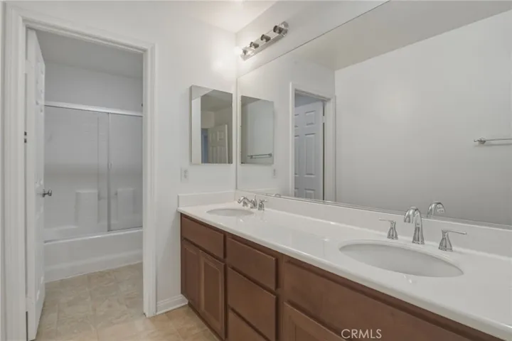 11077 Kalmia Court, Corona, California 92883