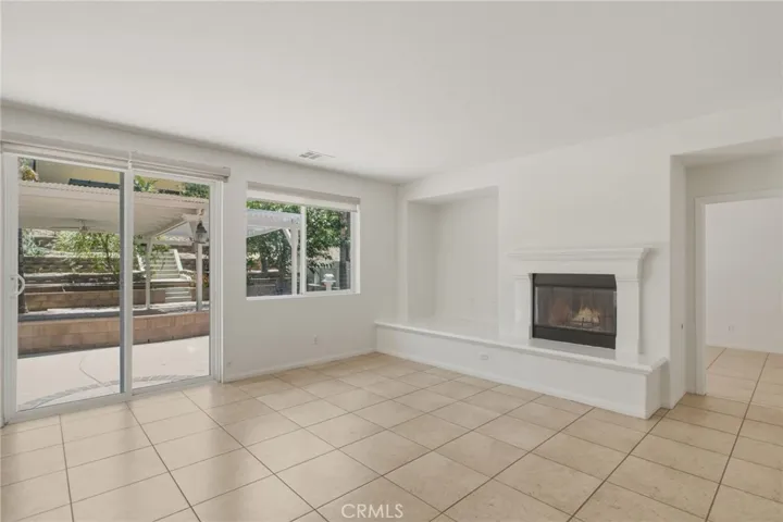 11077 Kalmia Court, Corona, California 92883