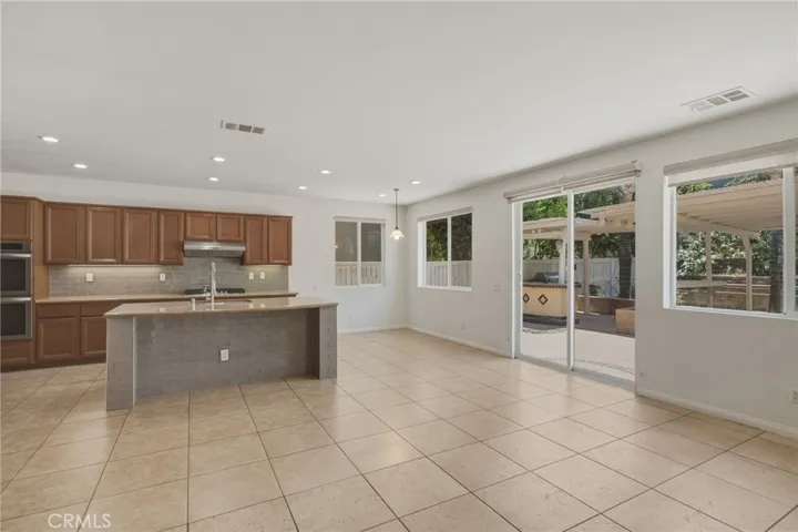 11077 Kalmia Court, Corona, California 92883
