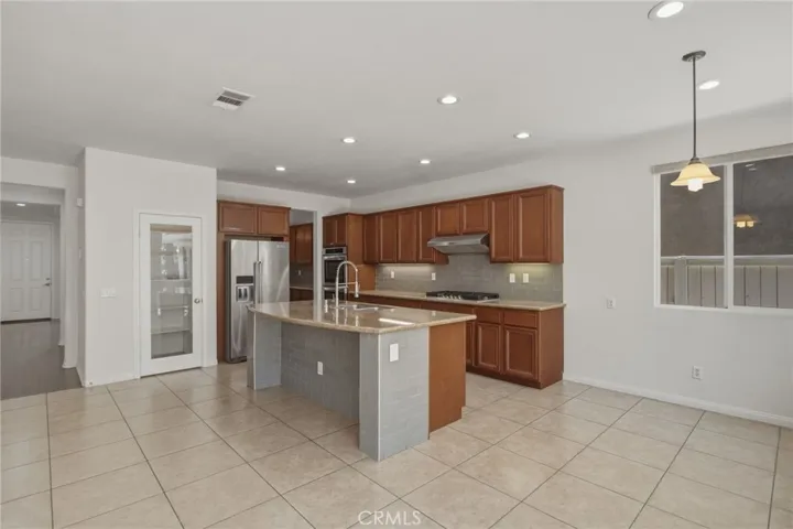 11077 Kalmia Court, Corona, California 92883
