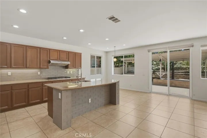 11077 Kalmia Court, Corona, California 92883