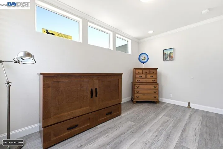 w/Murphy Bed