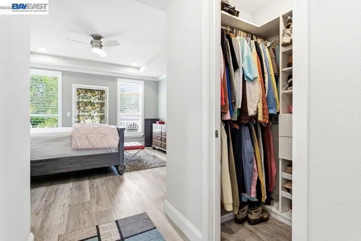 w/ custom closet