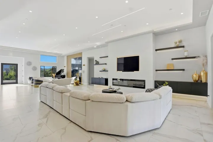 14989 Orchard View Drive, Poway, California 92064