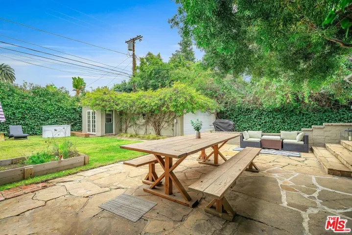 Patio/Yard