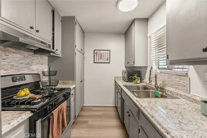 385 E Stetson, Hemet, California 92543
