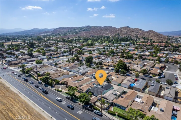 385 E Stetson, Hemet, California 92543