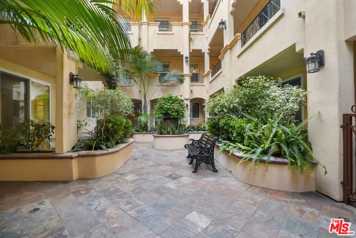 16123 W Sunset Boulevard 202, Pacific Palisades, California 90272