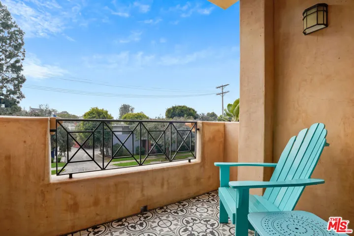 16123 W Sunset Boulevard 202, Pacific Palisades, California 90272