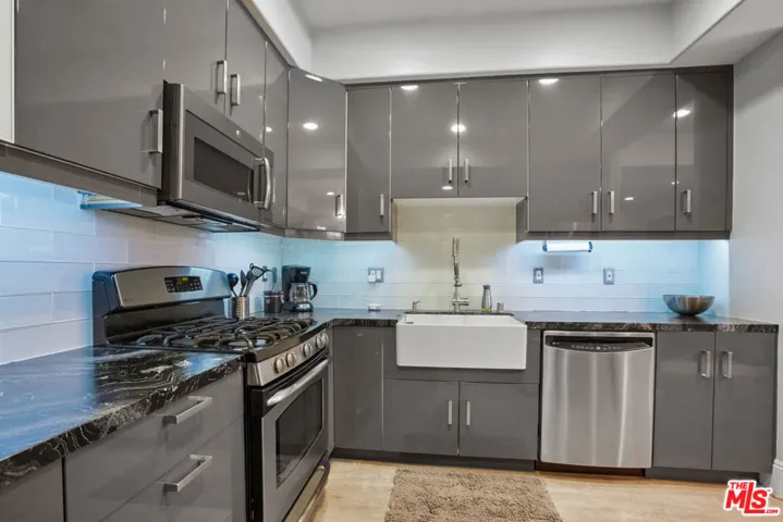 16123 W Sunset Boulevard 202, Pacific Palisades, California 90272
