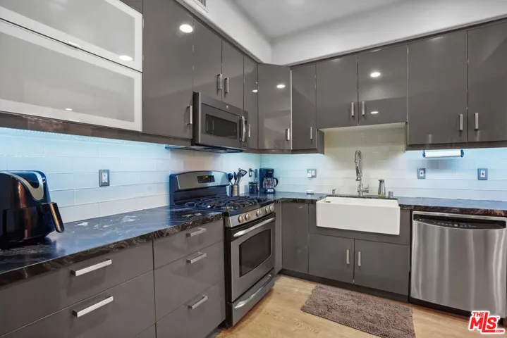 16123 W Sunset Boulevard 202, Pacific Palisades, California 90272