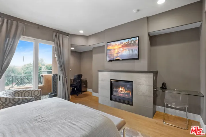 16123 W Sunset Boulevard 202, Pacific Palisades, California 90272