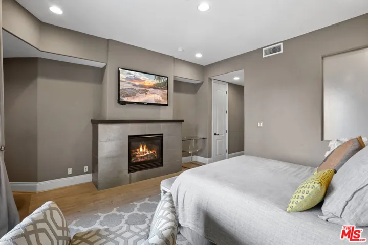16123 W Sunset Boulevard 202, Pacific Palisades, California 90272