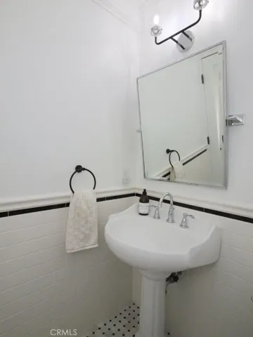 Bathroom #4 - powder