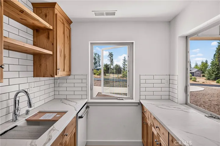 527 Crestwood, Paradise, California 95969