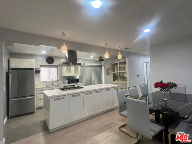 5059 Catalon Avenue, Woodland Hills, California 91364
