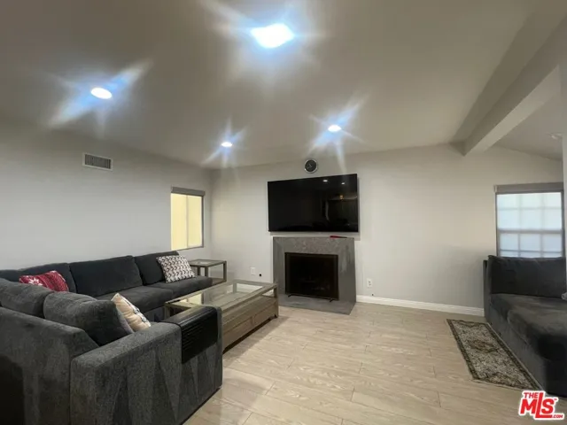 5059 Catalon Avenue, Woodland Hills, California 91364