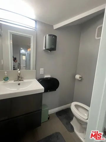 5059 Catalon Avenue, Woodland Hills, California 91364