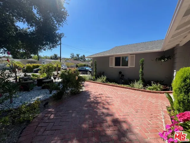 5059 Catalon Avenue, Woodland Hills, California 91364
