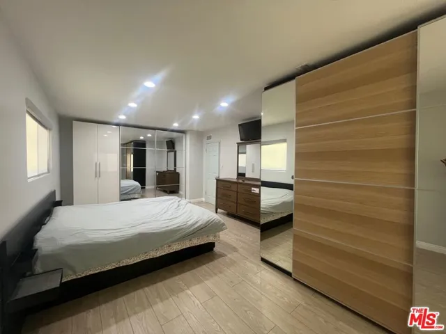 5059 Catalon Avenue, Woodland Hills, California 91364