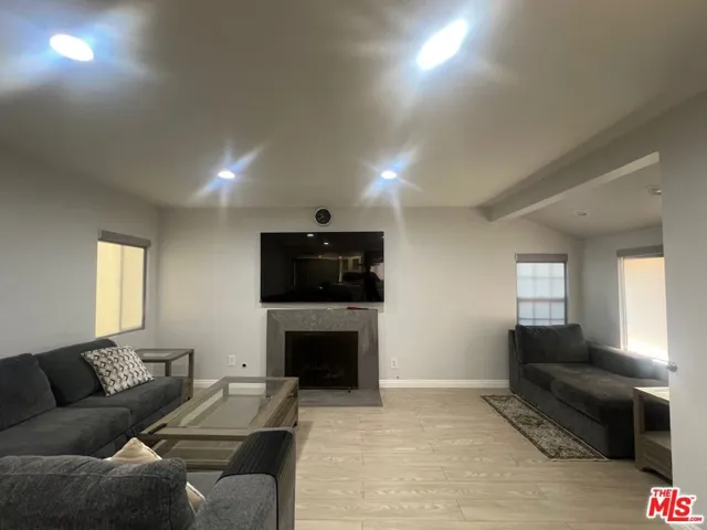 5059 Catalon Avenue, Woodland Hills, California 91364