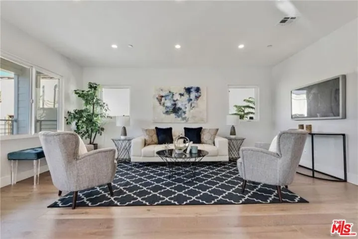 919 Isabel Street, Los Angeles, California 90065