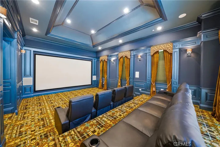 !0 seater mini theater
