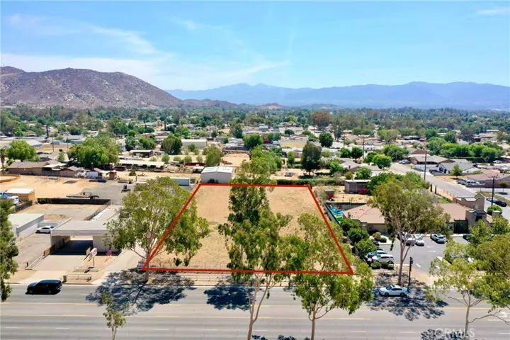 866 6th Street, Norco, California 92860