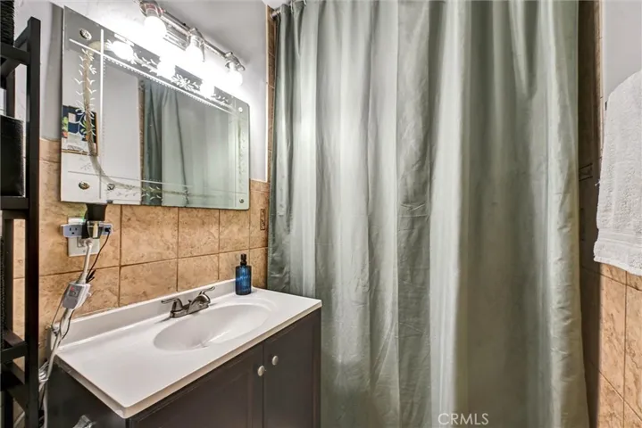 1330 E Caldwell, Compton, California 90221