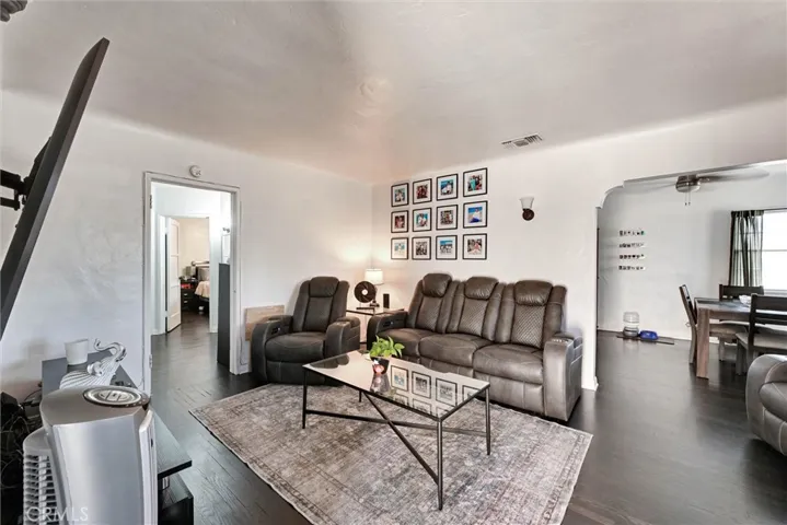 1330 E Caldwell, Compton, California 90221