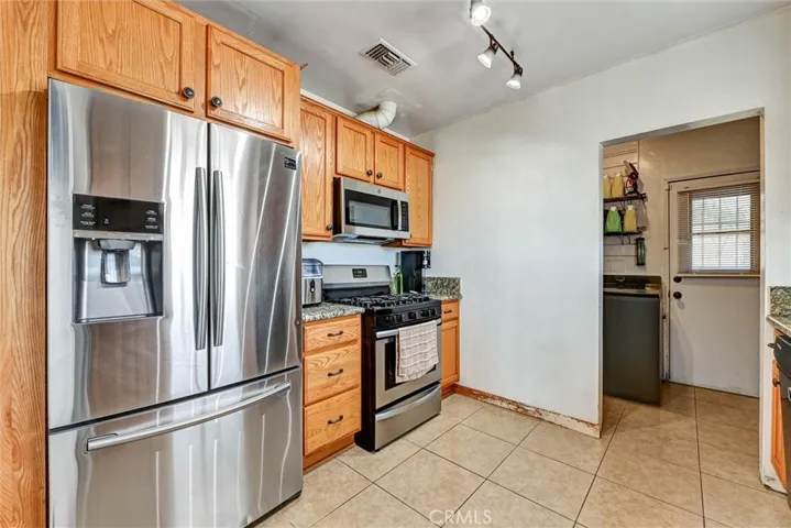 1330 E Caldwell, Compton, California 90221