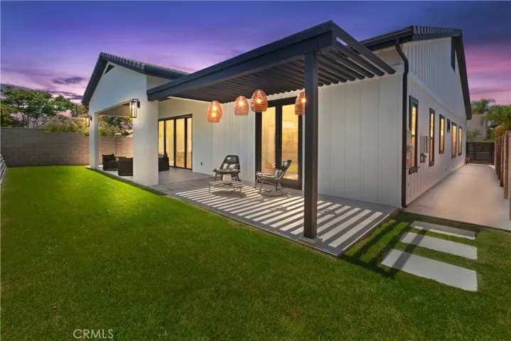 15362 Seine, Irvine, California 92604