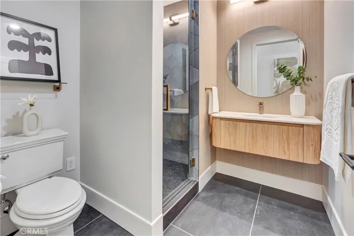 15362 Seine, Irvine, California 92604